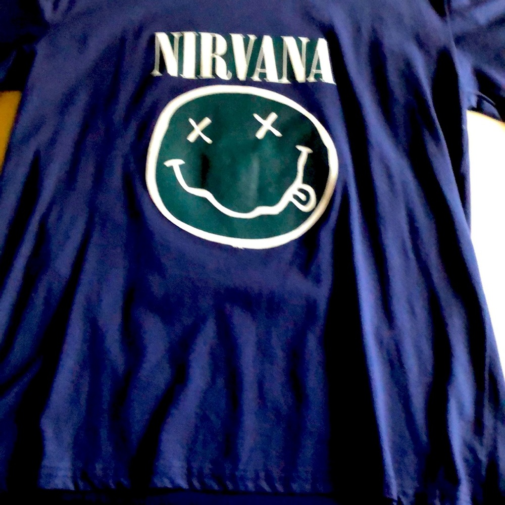 NIRVNA. T SHIRT